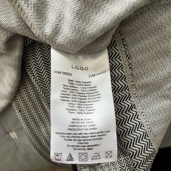 Women’s Asics Lightweight Zip Up Black White Chevron Running Jacket Size Large - Picture 7 of 7